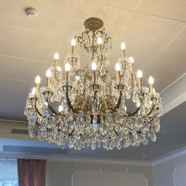 Grande lampadario a 27 luci