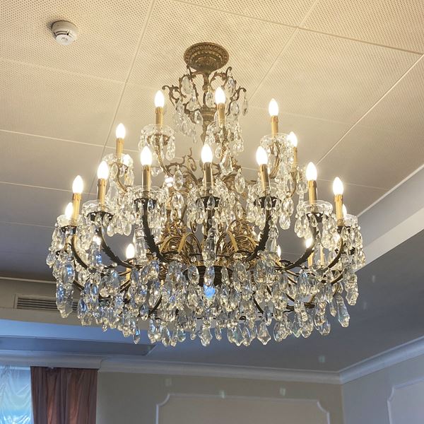 Grande lampadario a 27 luci