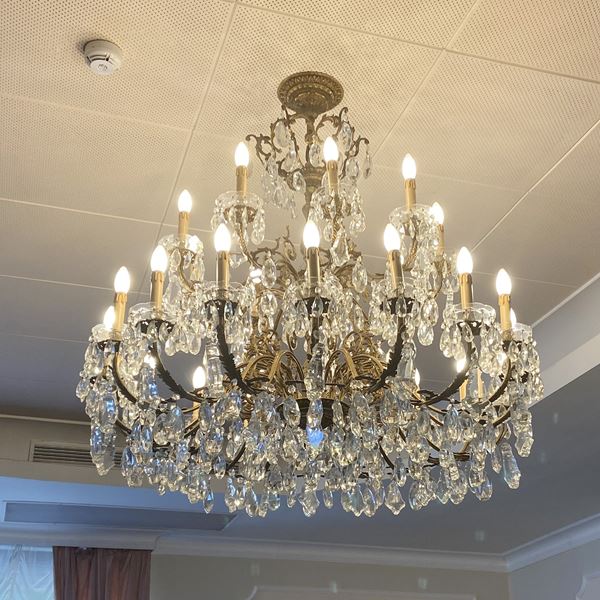 Grande lampadario a 27 luci