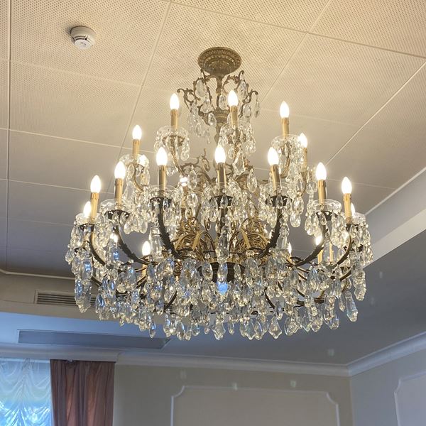 Grande lampadario a 27 luci