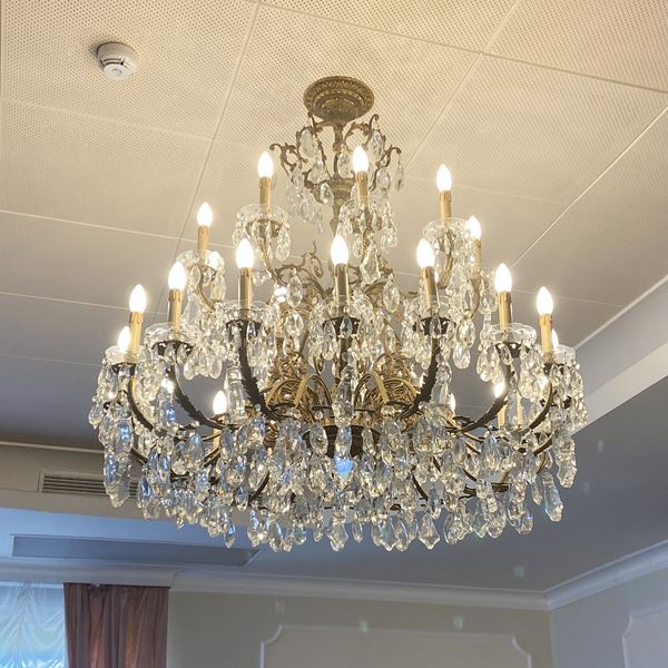 Grande lampadario a 27 luci