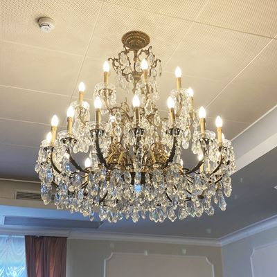 Grande Lampadario a 27 Luci