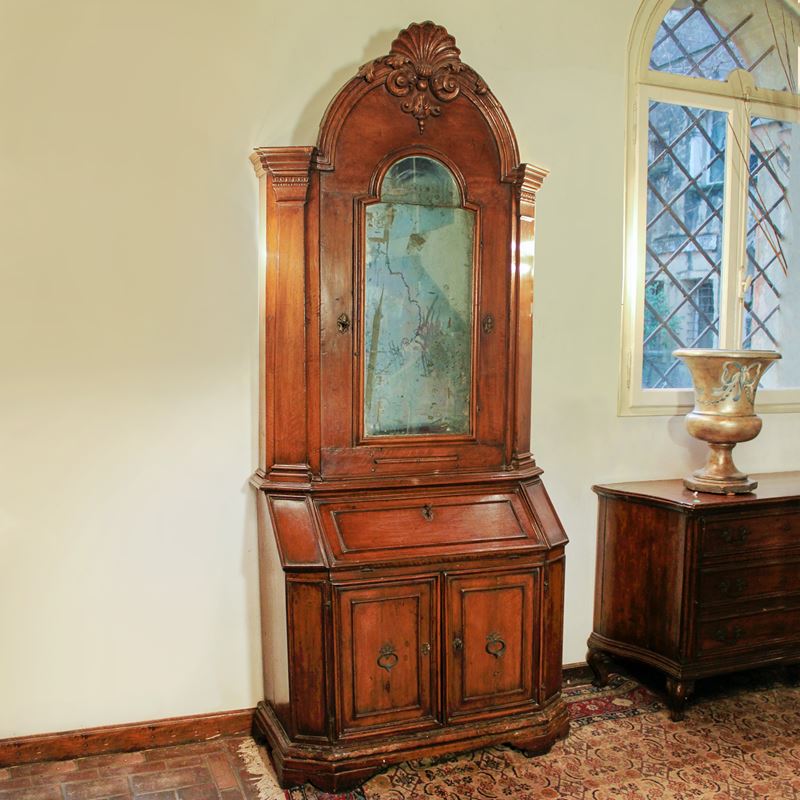 Trumeau in noce  (Italia, XVIII-XIX sec.)  - Asta Gli Arredi di Villa "Le Marchesane" - San Luca Casa d'Aste