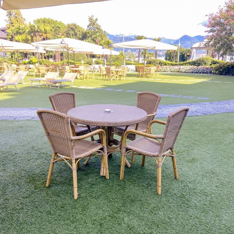 Set da giardino (5)  (Italia, XX sec.)  - Asta Gli Arredi del Grand Hotel Bristol sul Lago Maggiore - San Luca Casa d'Aste