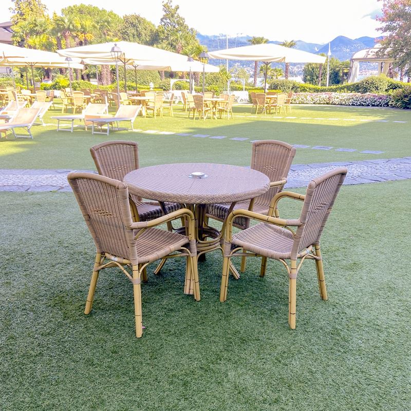 Set da giardino (5)  (Italia, XX sec.)  - Asta Gli Arredi del Grand Hotel Bristol sul Lago Maggiore - San Luca Casa d'Aste