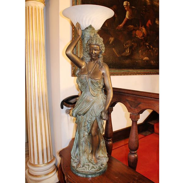 Scultura in bronzo brunito