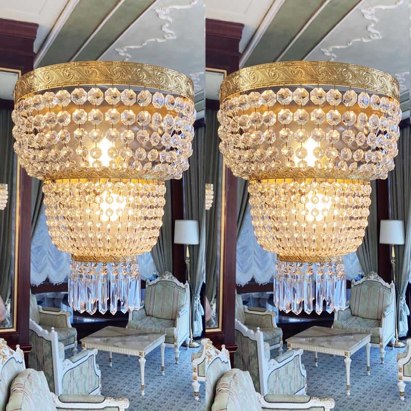 Coppia di applique in bronzo dorato  (Italia, XX sec.)  - Asta Gli Arredi del Grand Hotel Bristol sul Lago Maggiore - San Luca Casa d'Aste