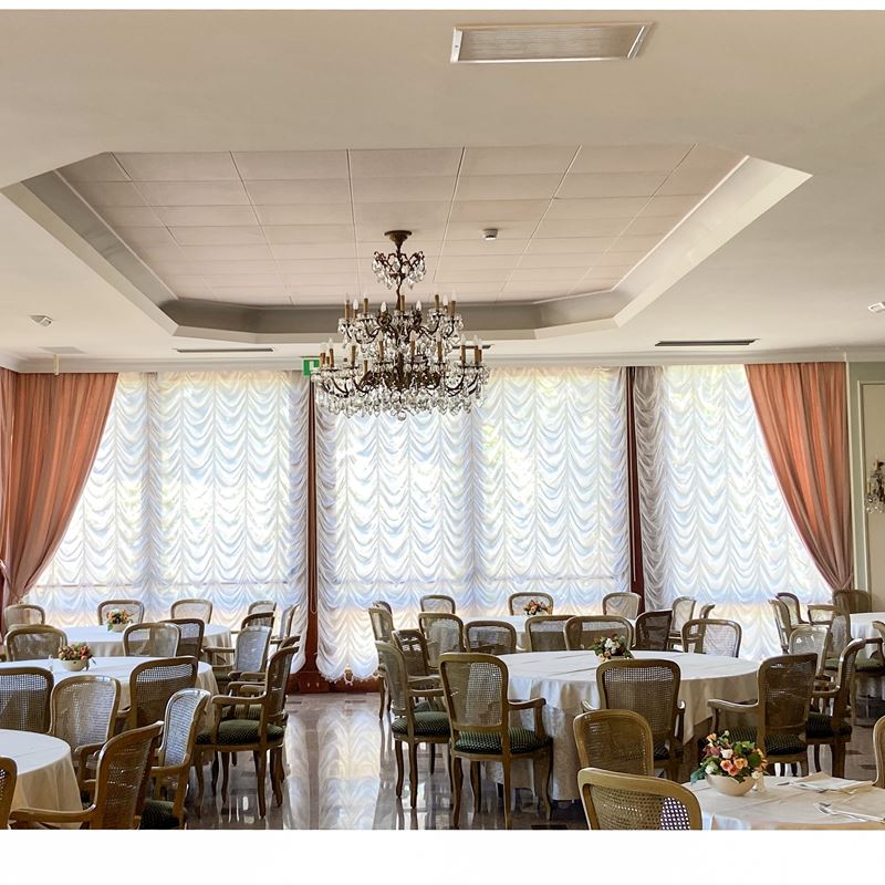 Tendaggio completo  (Italia, XX sec.)  - Asta Gli Arredi del Grand Hotel Bristol sul Lago Maggiore - San Luca Casa d'Aste