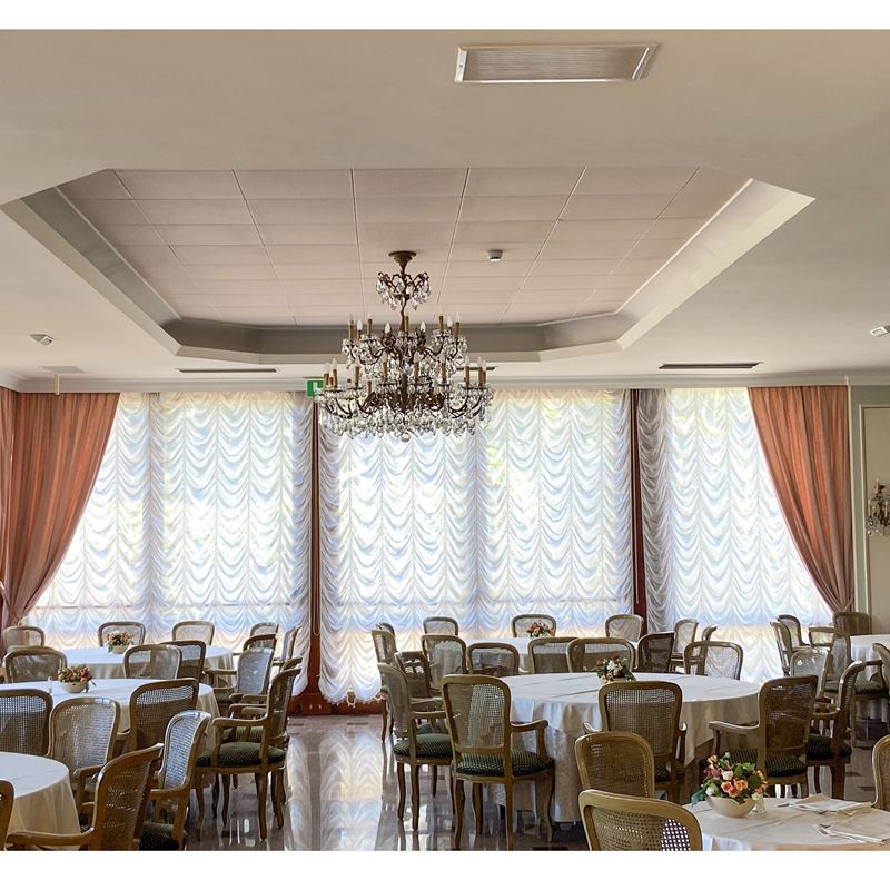 Tendaggio completo  (Italia, XX sec.)  - Asta Gli Arredi del Grand Hotel Bristol sul Lago Maggiore - San Luca Casa d'Aste