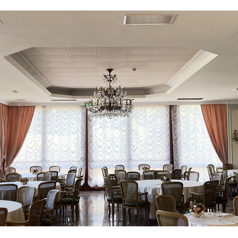 Tendaggio completo  (Italia, XX sec.)  - Asta Gli Arredi del Grand Hotel Bristol sul Lago Maggiore - San Luca Casa d'Aste