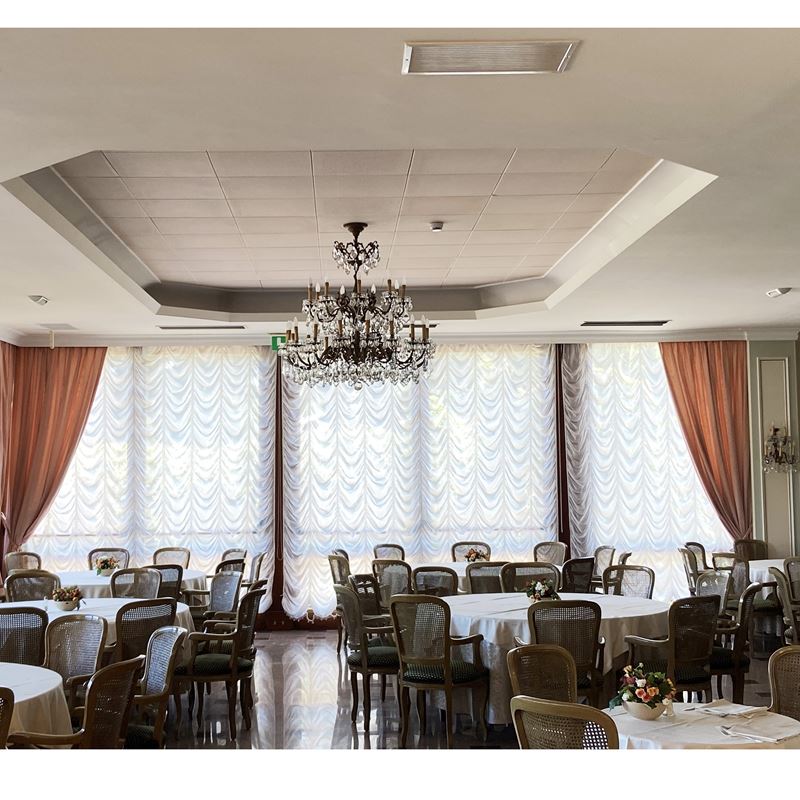 Tendaggio completo  (Italia, XX sec.)  - Asta Gli Arredi del Grand Hotel Bristol sul Lago Maggiore - San Luca Casa d'Aste