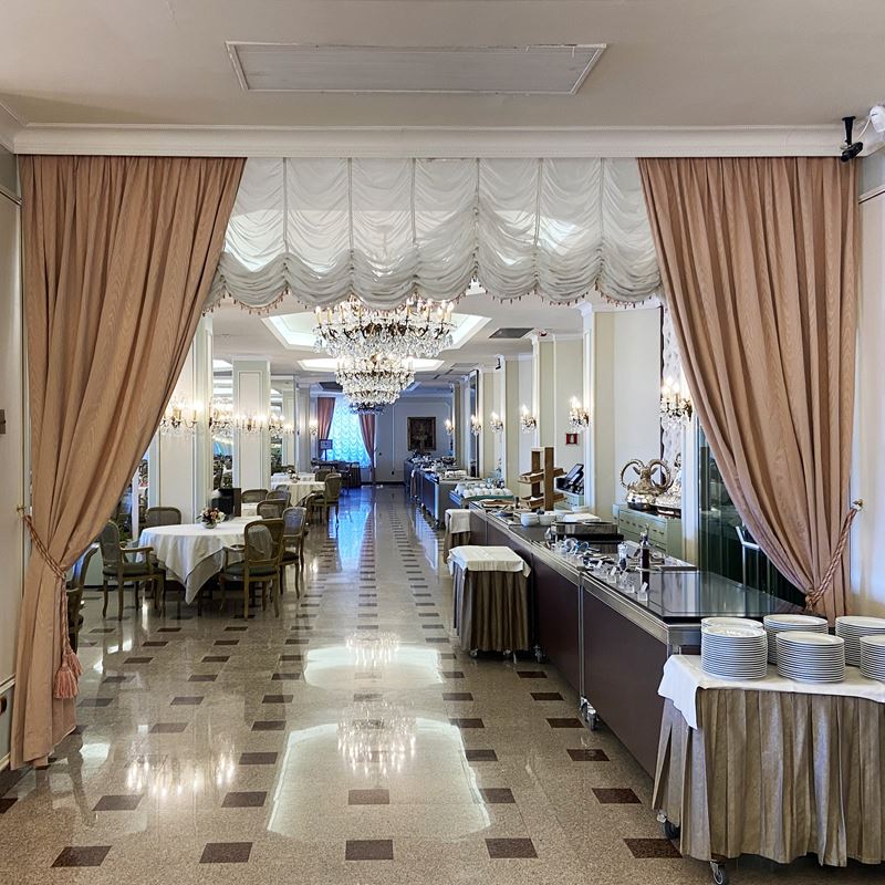 Tendaggio completo  (Italia, XX sec.)  - Asta Gli Arredi del Grand Hotel Bristol sul Lago Maggiore - San Luca Casa d'Aste