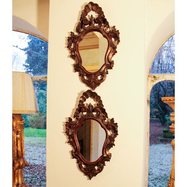 Coppia di specchiere in legno laccato