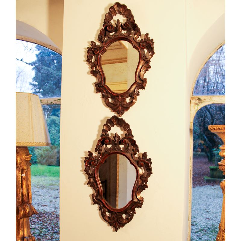 Coppia di specchiere in legno laccato  (Italia, XIX sec.)  - Asta Gli Arredi di Villa "Le Marchesane" - San Luca Casa d'Aste
