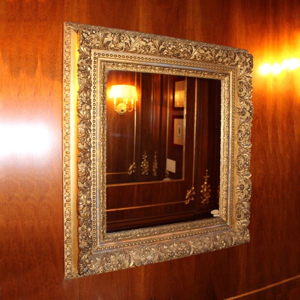 Specchiera in legno e pastiglia