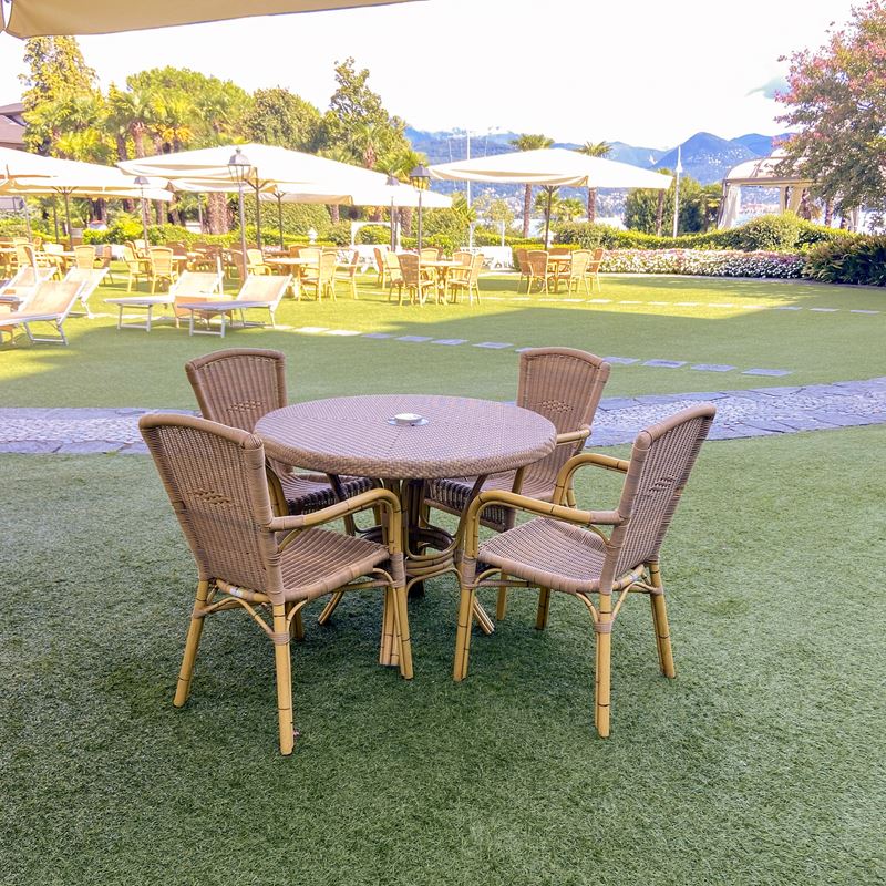 Set da giardino (5)  (Italia, XX sec.)  - Asta Gli Arredi del Grand Hotel Bristol sul Lago Maggiore - San Luca Casa d'Aste