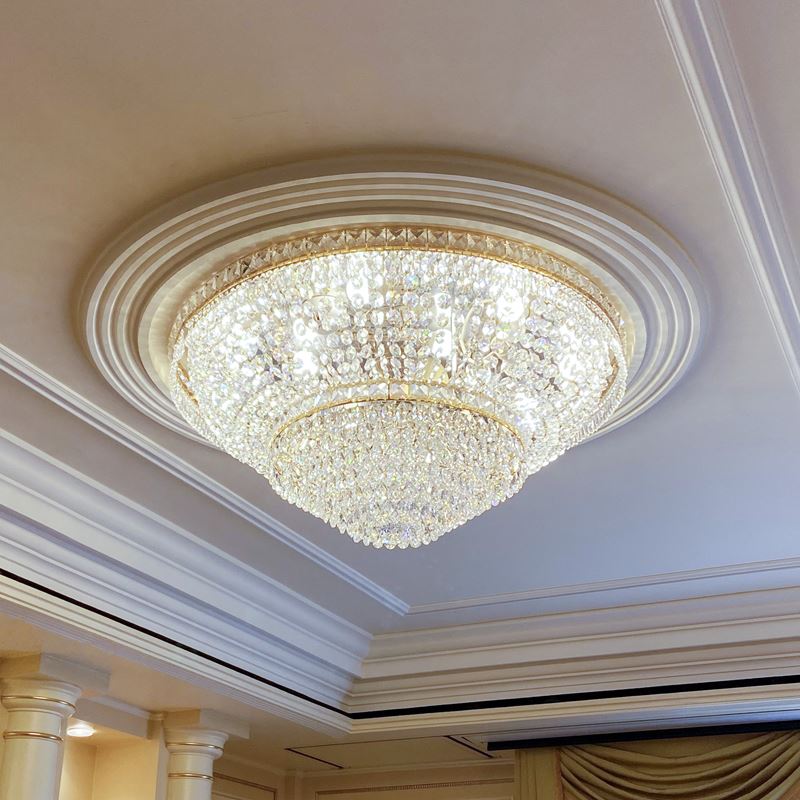 Plafoniera in metallo dorato  (Italia, XX sec.)  - Asta Gli Arredi del Grand Hotel Bristol sul Lago Maggiore - San Luca Casa d'Aste