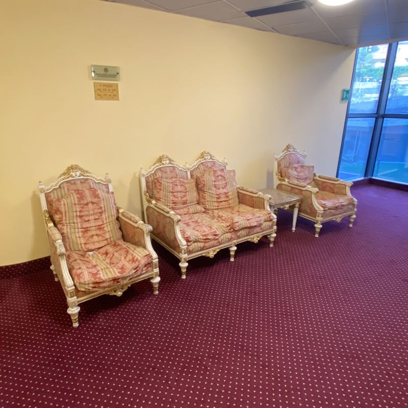 Salotto in legno laccato e dorato (4)  (XX sec.)  - Asta Gli Arredi del Grand Hotel Bristol sul Lago Maggiore - San Luca Casa d'Aste