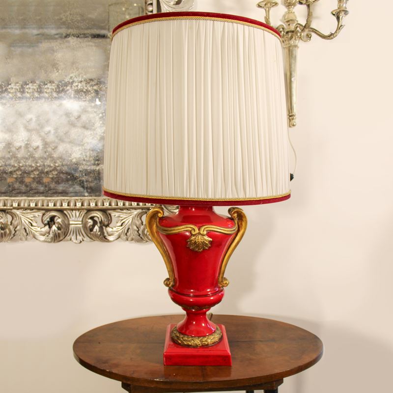 Lampada da tavolo in porcellana smaltata  (Italia, XX sec.)  - Asta Gli Arredi di Villa "Le Marchesane" - San Luca Casa d'Aste