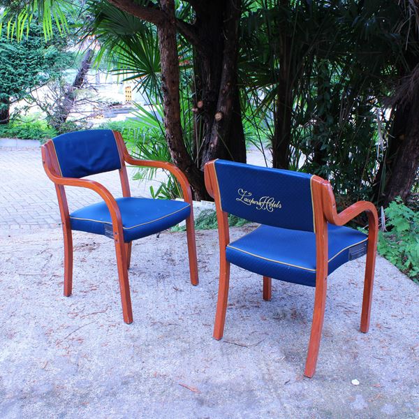 Dieci poltroncine in faggio tinto noce