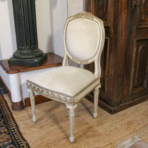 ♦ Sedia in legno laccato