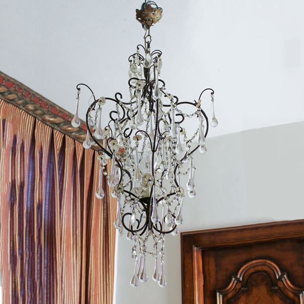 Lampadario in ferro battuto