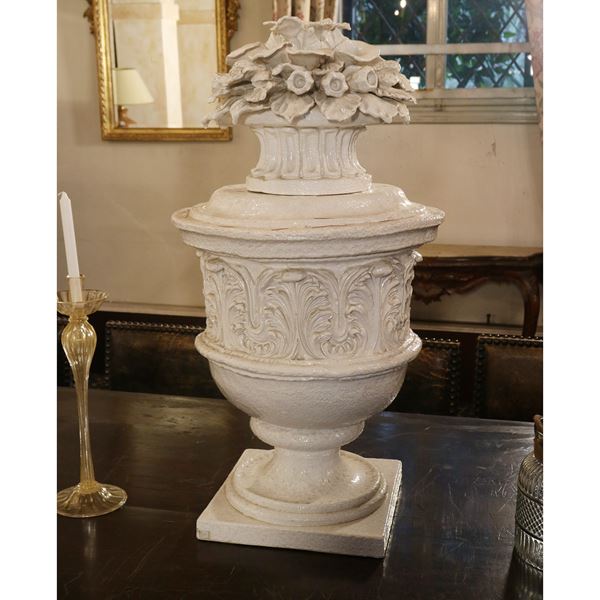 Vaso in terracotta smaltata bianca