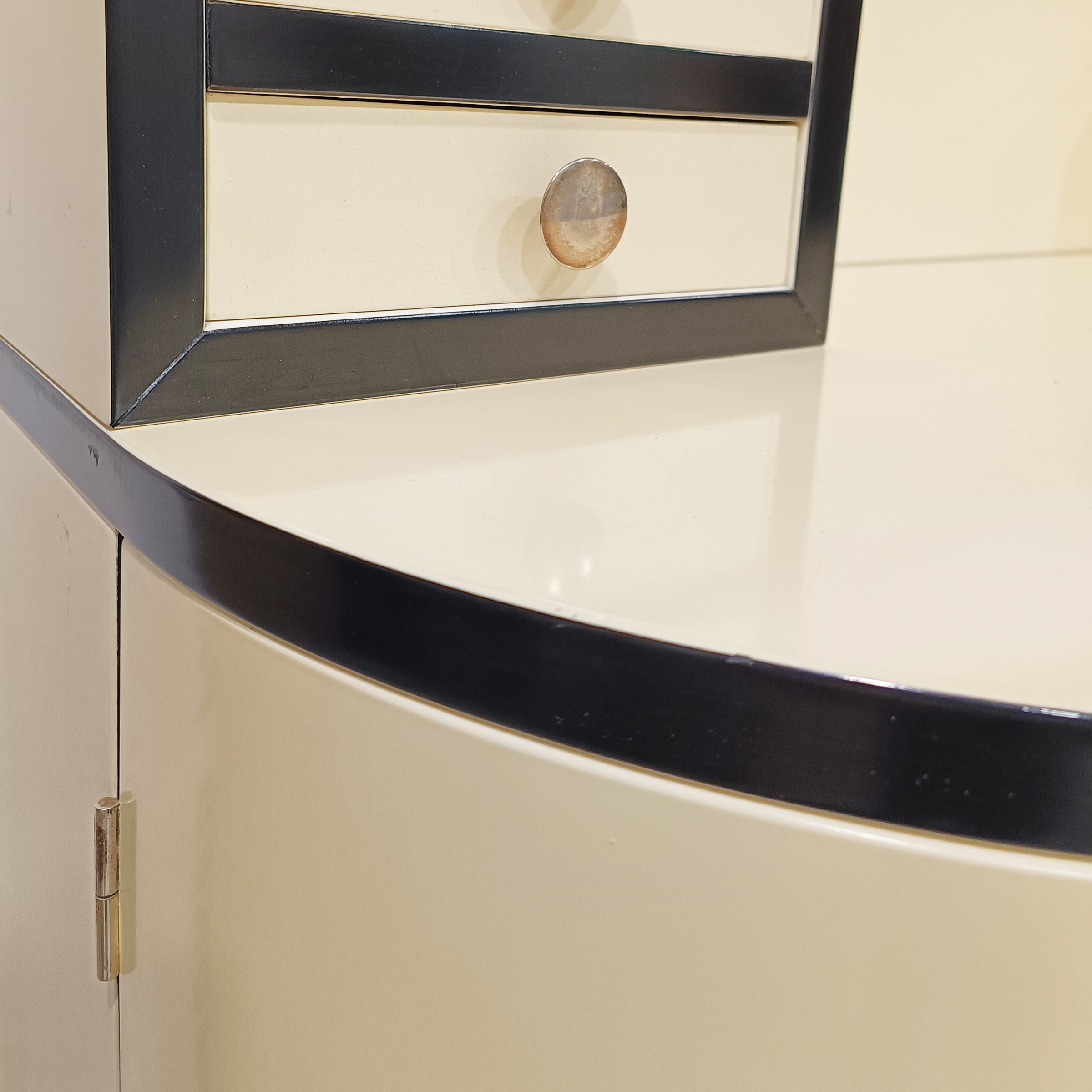 Josef Hoffmann, Mobile settimanale in legno laccato