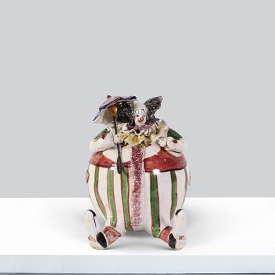 Manifattura italiana, Scultura in ceramica raffigurante un clown