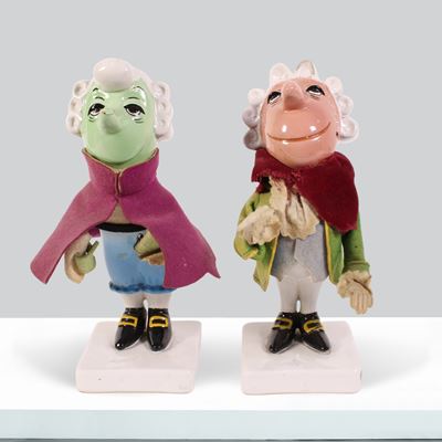 Manifattura Italiana, Coppia di sculture in porcellana di personaggi fantastici