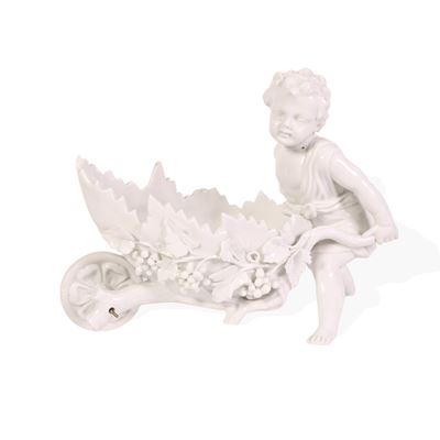 Manifattura tedesca, Scultura in porcellana raffigurante un putto