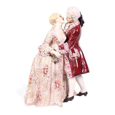 Manifattura Fabris, Scultura in ceramica smaltata raffigurante scena galante