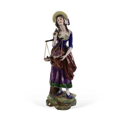 Manifattura Capodimonte, Scultura in ceramica smaltata di donna in abiti d'epoca