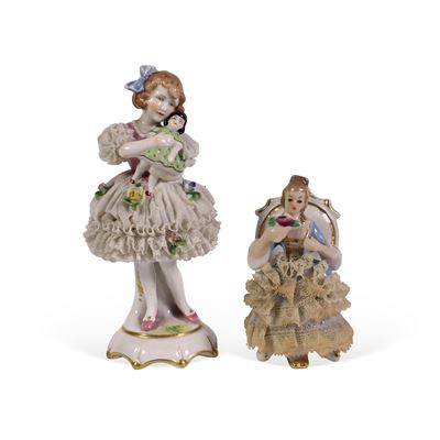Manifatture diverse, Sculture in porcellana raffiguranti due bambine