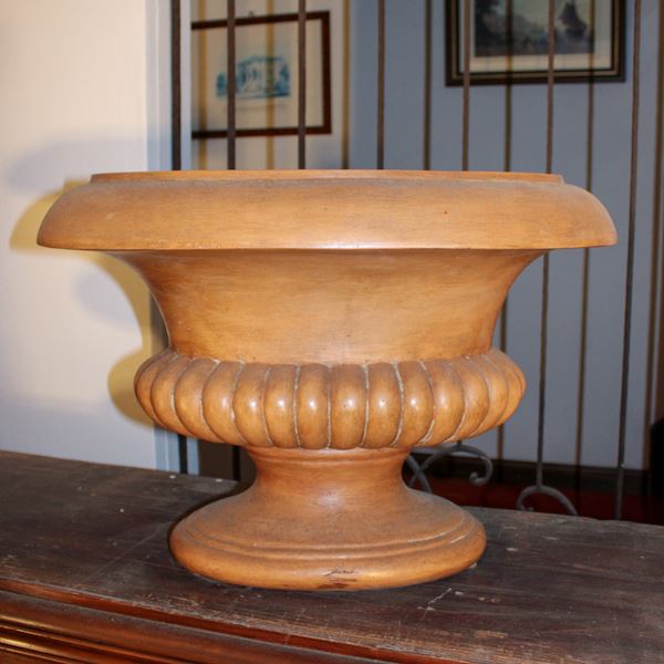 Vaso baccellato in terracotta