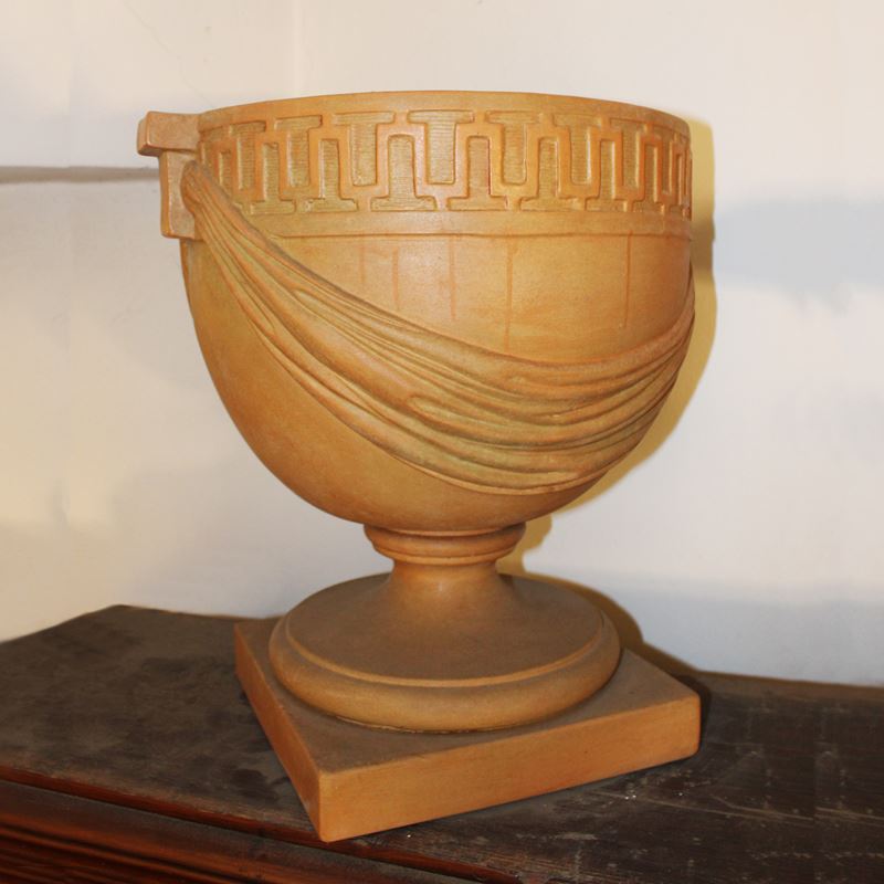 Vaso circolare in terracotta  (Italia, XX sec.)  - Asta Gli Arredi di Villa "Le Marchesane" - San Luca Casa d'Aste
