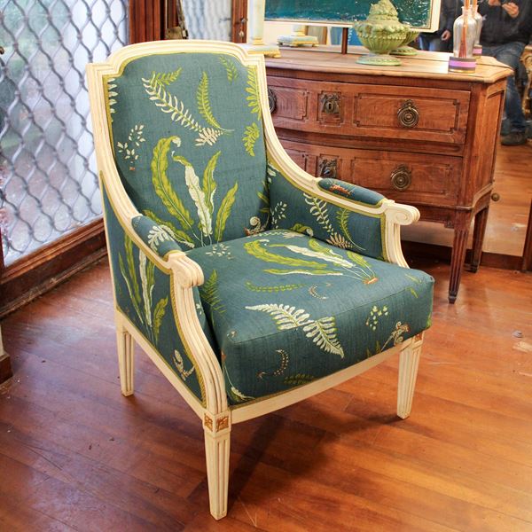 ♦ Poltrona in legno laccato