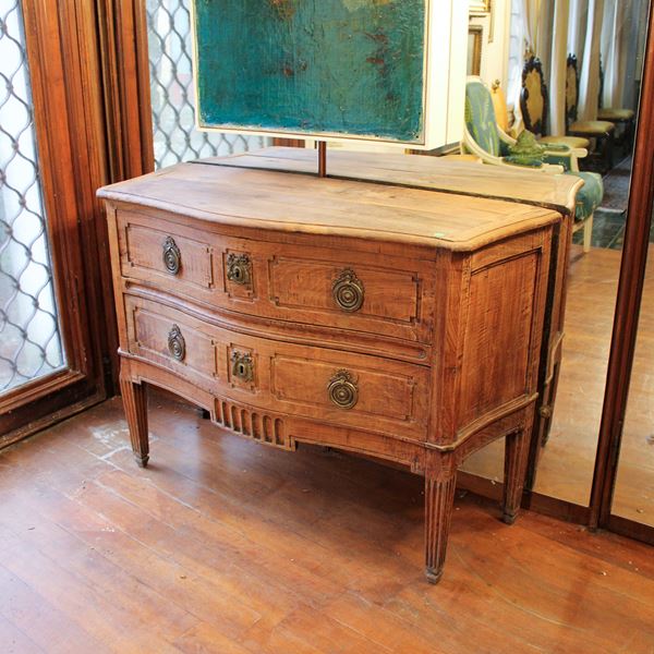 Cassettone in legno decapato