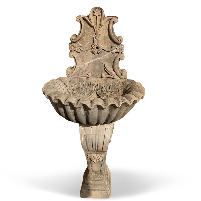 Fontana da parete in marmo  (Italia, XIX -XX Sec.)  - Asta DIPINTI ANTICHI e ANTIQUARIATO - San Luca Casa d'Aste