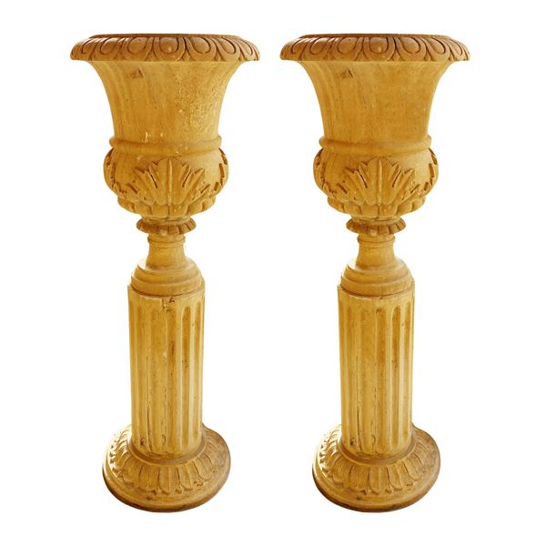 Coppia di vasi medicei in pietra Borgogna