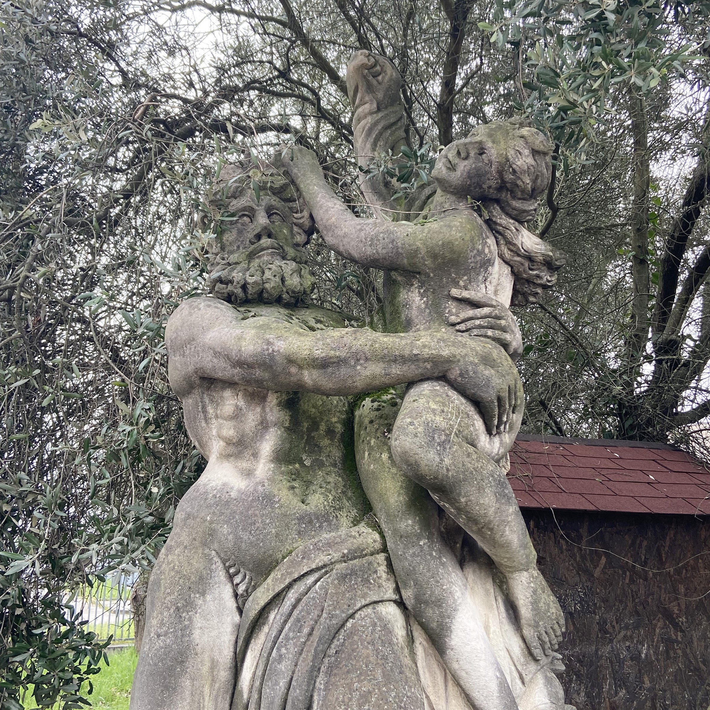 Coppia di Grandi Sculture in Pietra di Vicenza