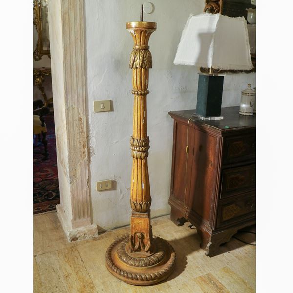 Torciere in legno dorato e laccato