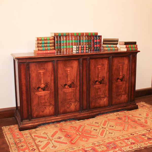 ♦ Credenza in noce