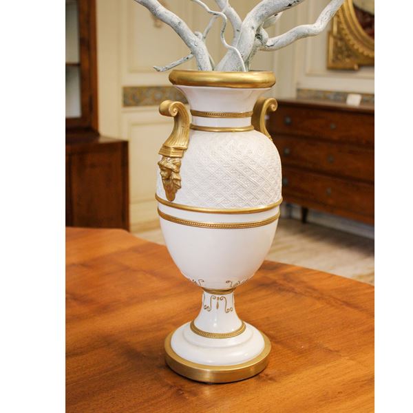 Vaso in porcellana bianca