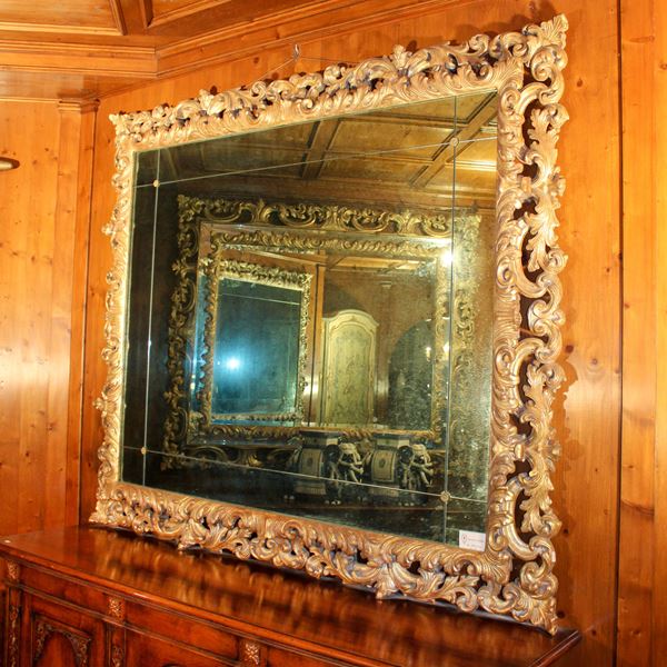 ♦ Grande specchiera in legno dorato
