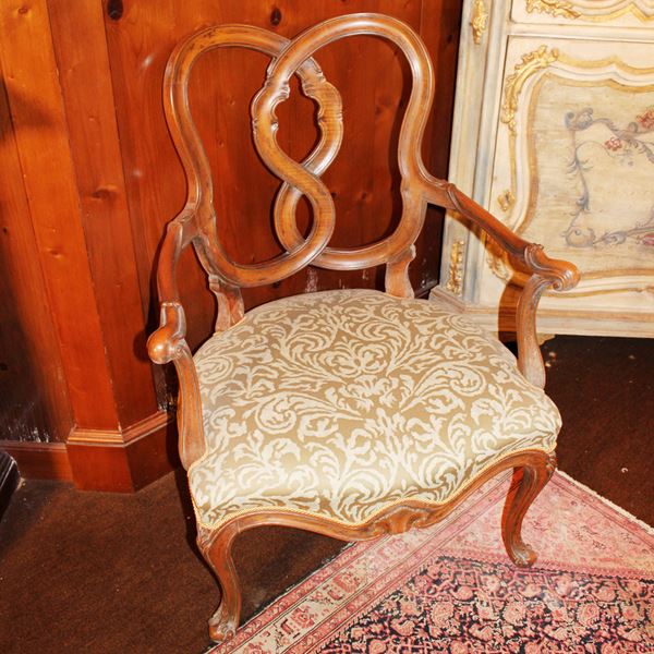 ♦ Poltrona in noce