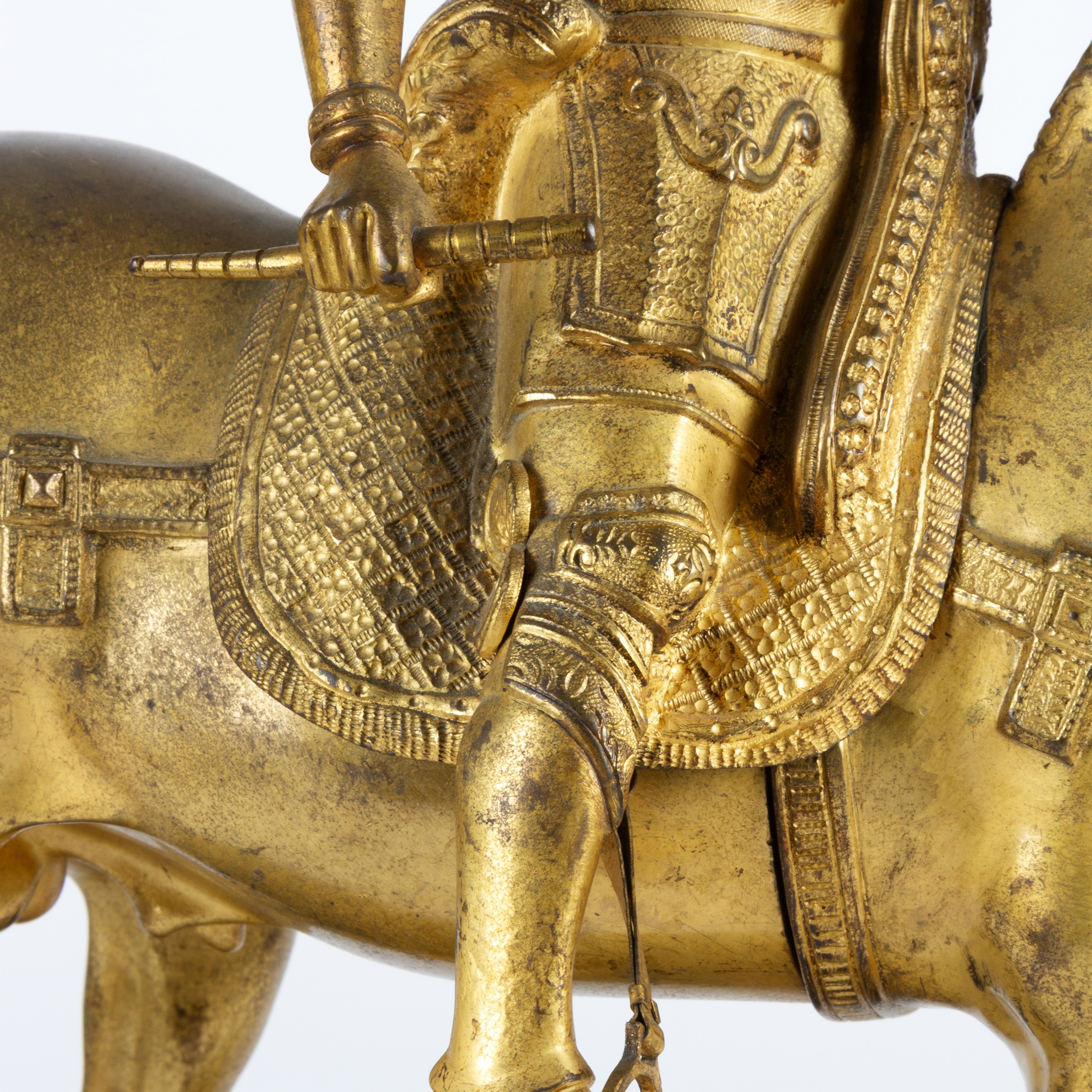 Scultore italiano, Scultura in bronzo dorato raffigurante Bartolomeo Colleoni su base in marmo