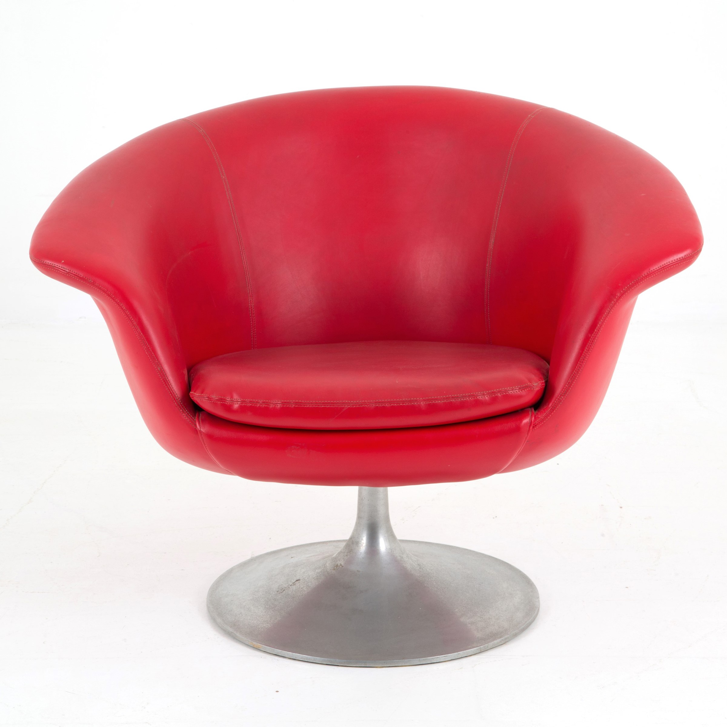 Manifattura italiana, Poltrona in skai rosso (anni '50-'60)