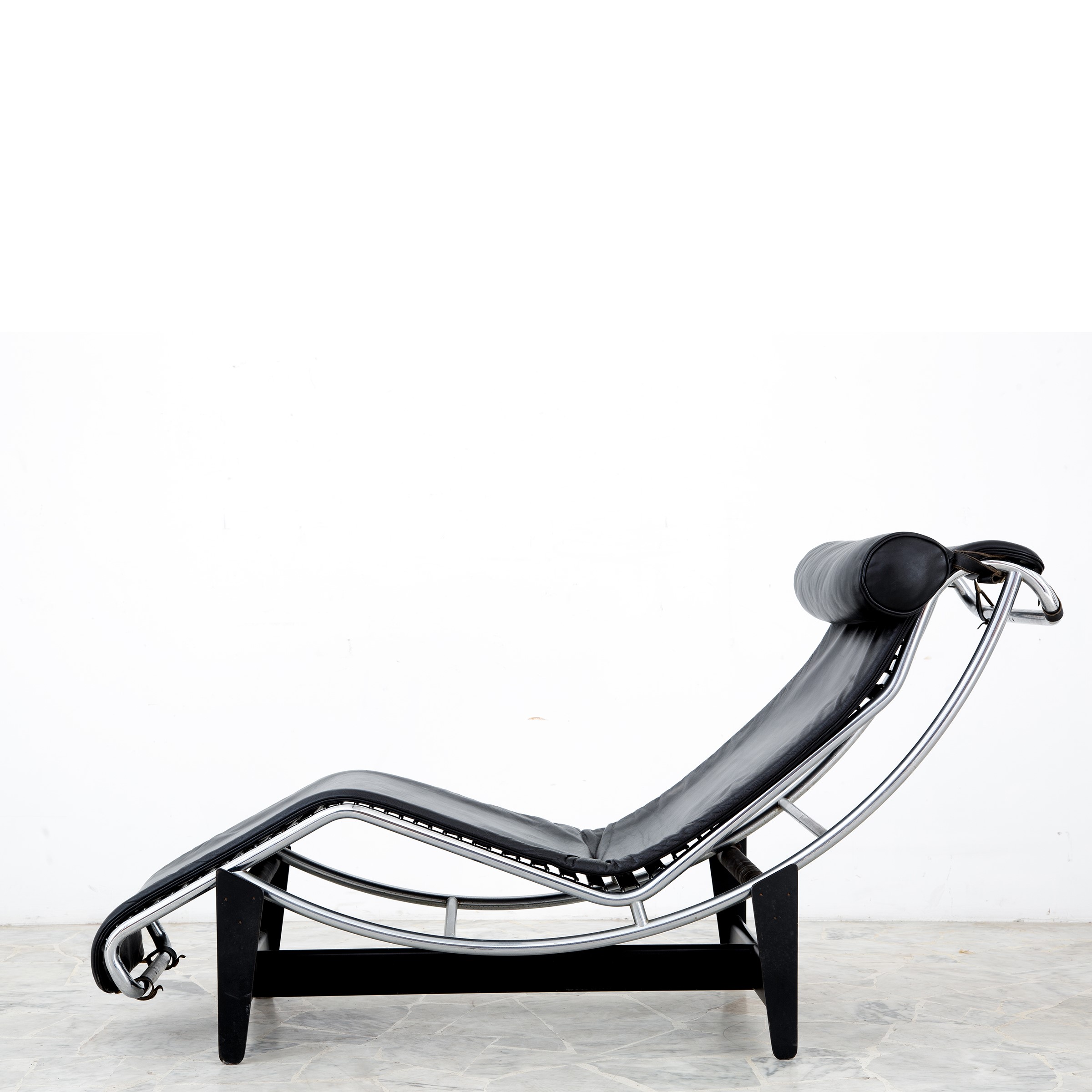 Le Courbusier, Pierre Jeanneret e Charlotte Perriand Prod. Cassina