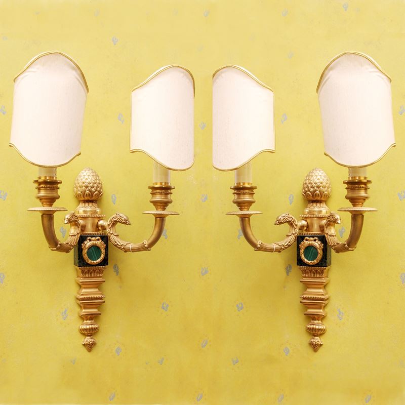 Coppia di appliques in bronzo e marmo  (Italia, XX sec.)  - Asta Gli Arredi di Villa "Le Marchesane" - San Luca Casa d'Aste